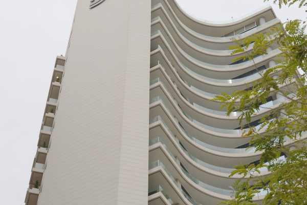 00 Building Facade 01